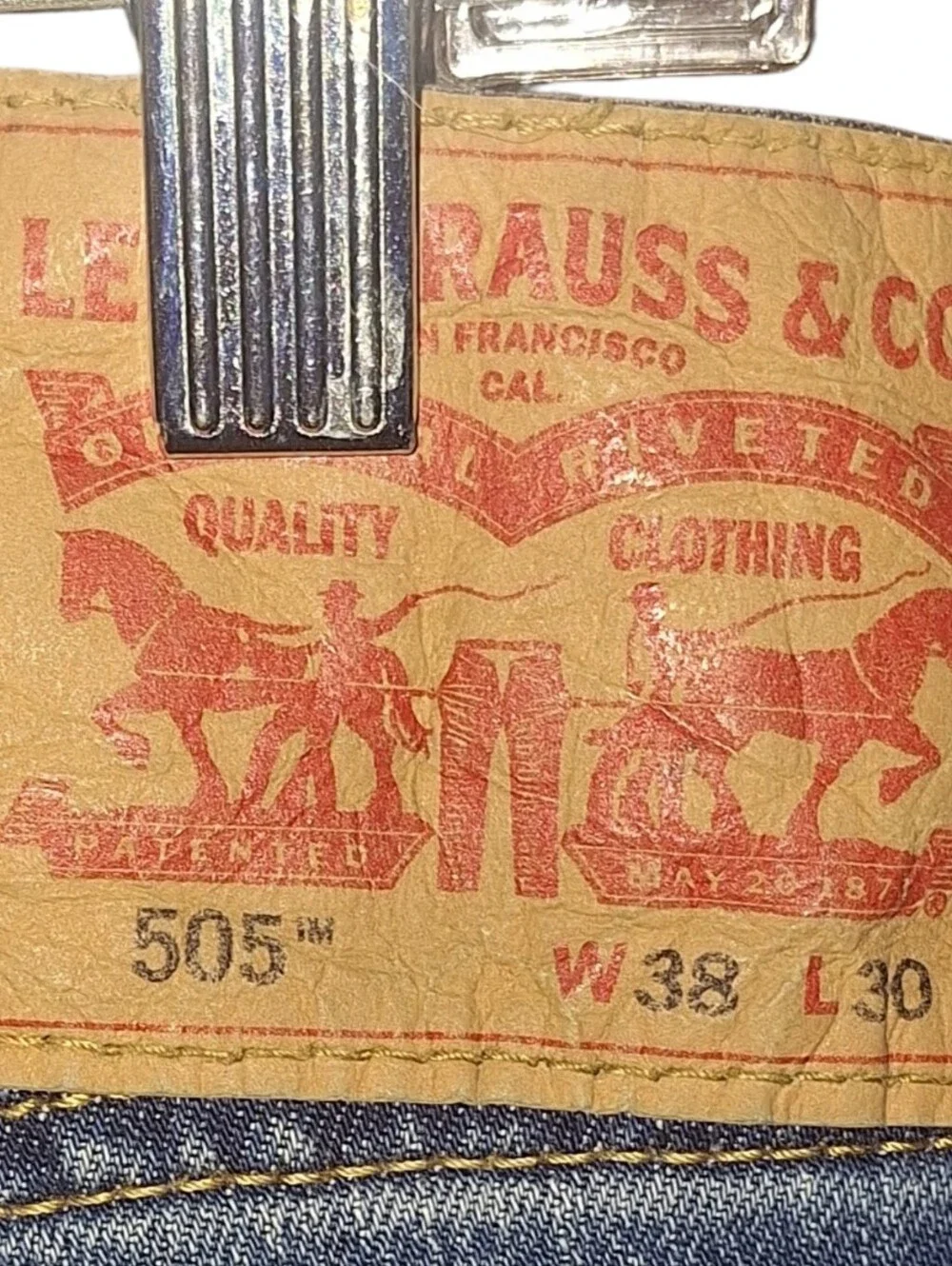 Levis waist 18